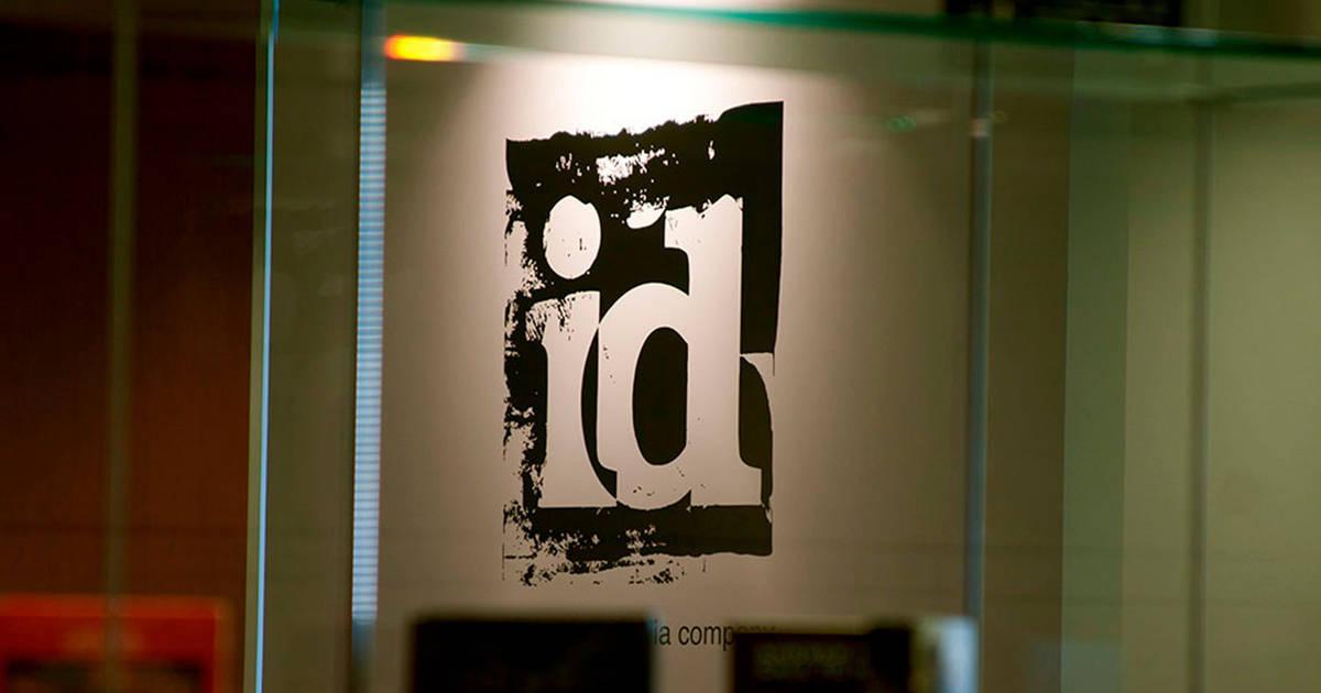 Image default